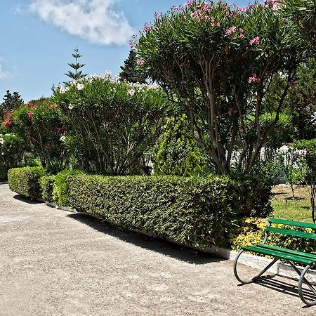 Hotel Villaggio Club Altalia Residence Brancaleone Exterior photo