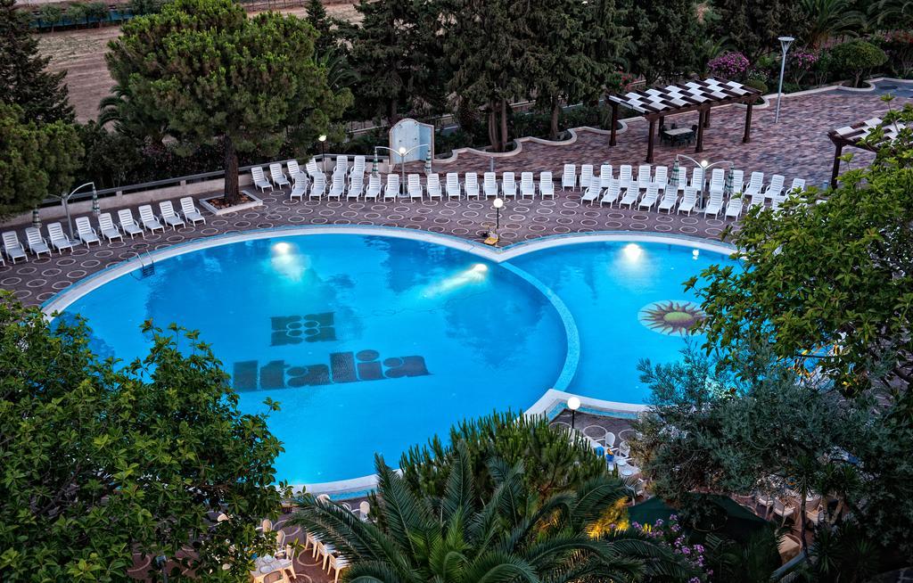 Hotel Villaggio Club Altalia Residence Brancaleone Exterior photo