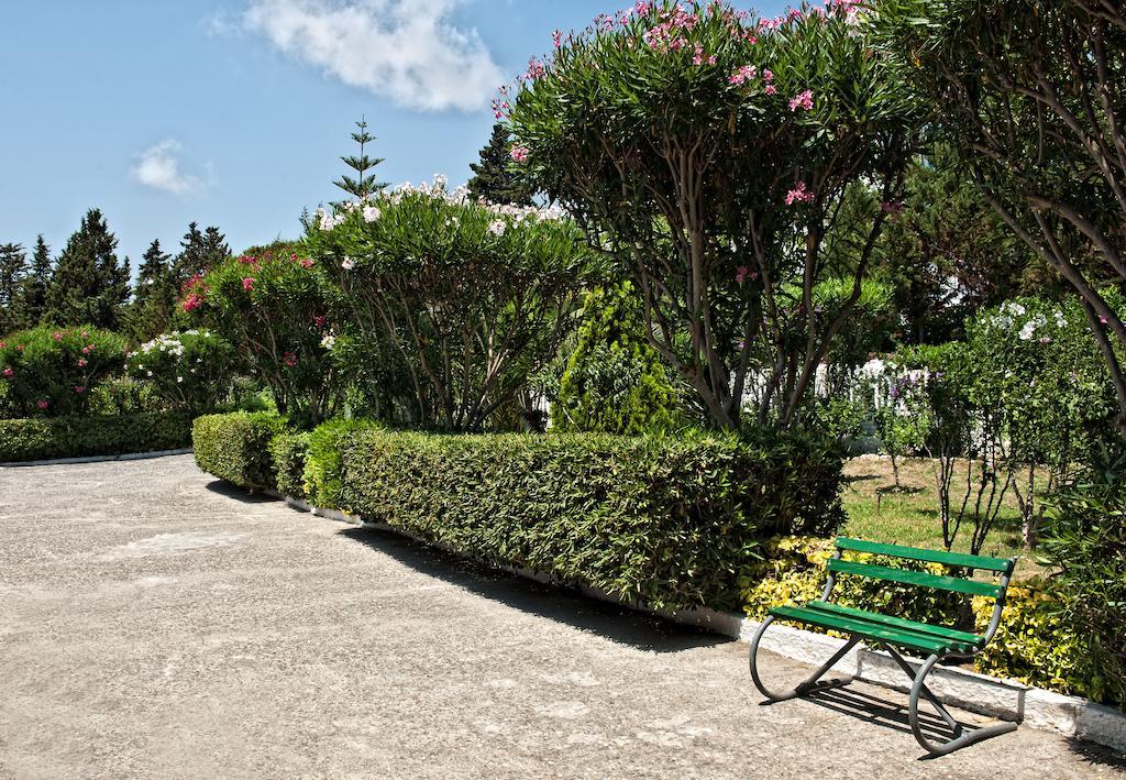 Hotel Villaggio Club Altalia Residence Brancaleone Exterior photo